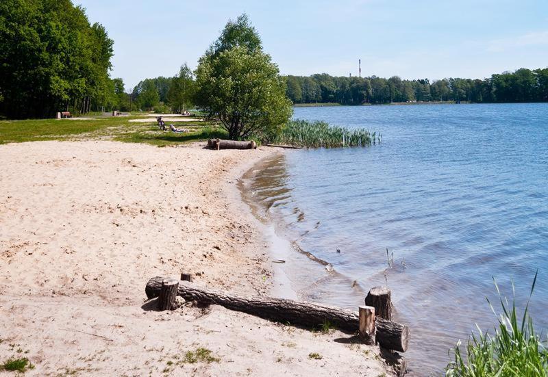 Pokoje Goscinne Nad Jeziorem Tychy Exterior foto